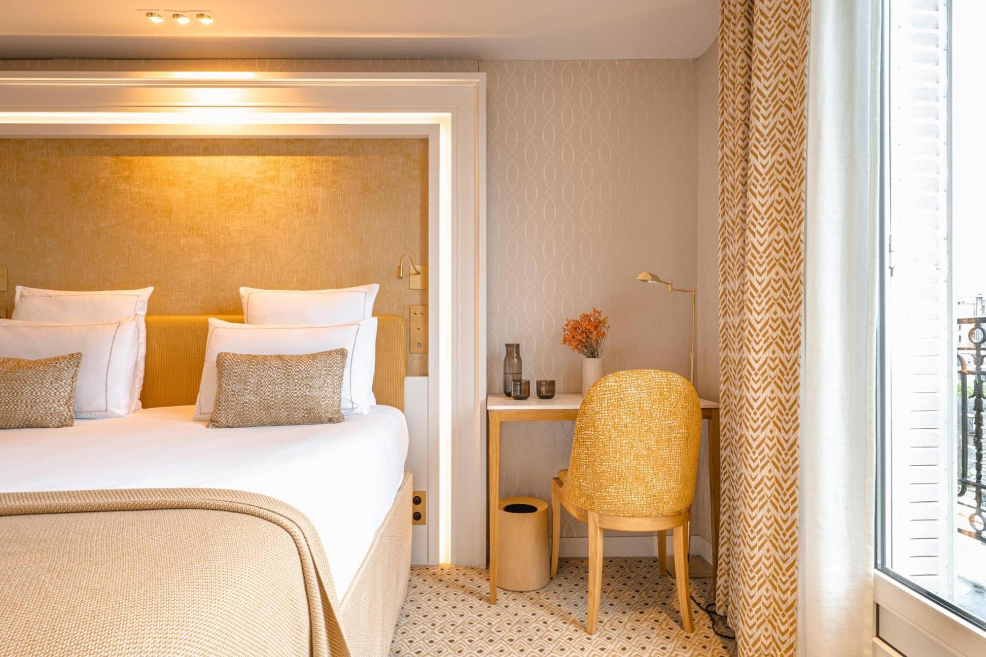 Superior Room with Saint-Germain-des-Prés Church View,1663738644:JPEG