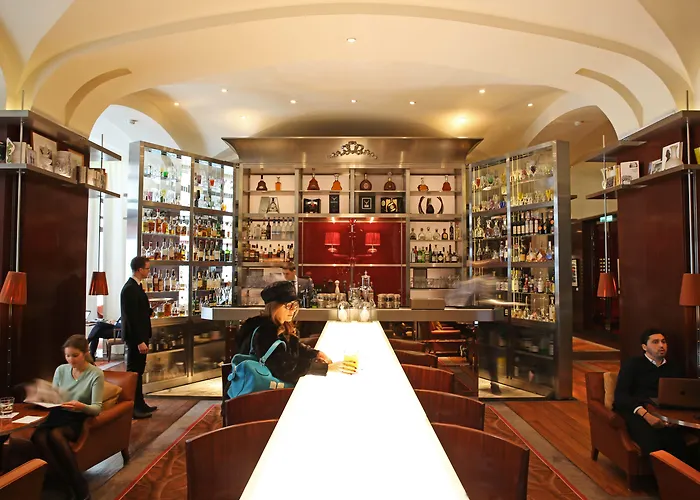 Resort: Hôtel Le Royal Monceau Raffles Paris