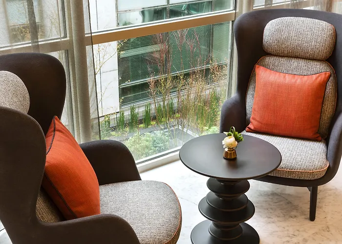 Hotel with pool: La Clef Tour Eiffel Paris By The Crest Collection