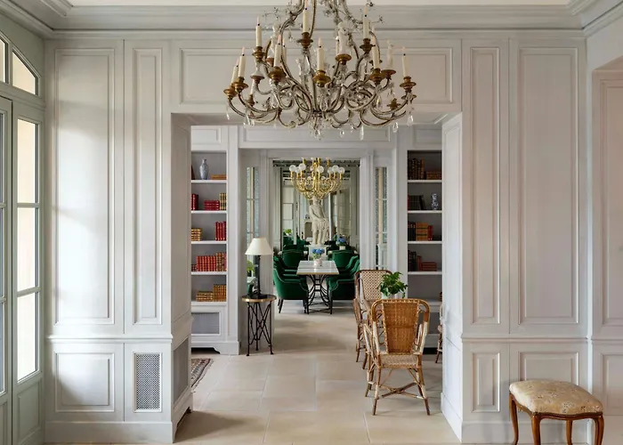 Hotel Du Quai Voltaire